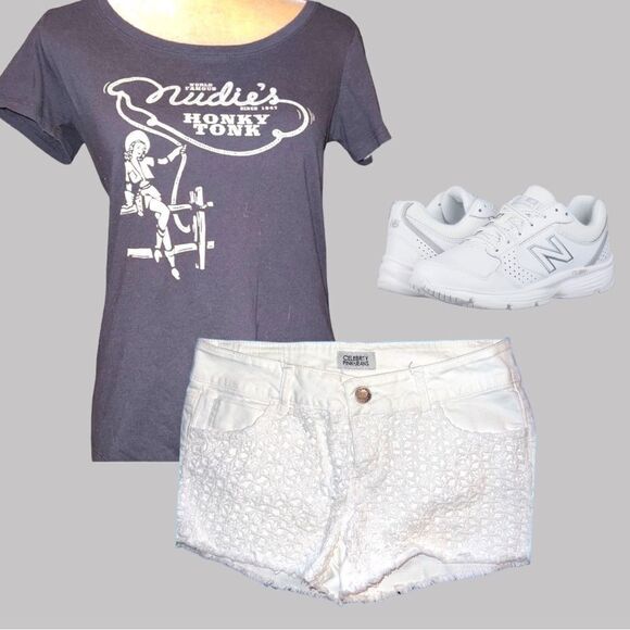 Music city black T-shirt with fun sayings on front - Picture 2 of 7